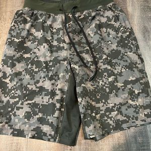 Mens Lululemon workout shorts